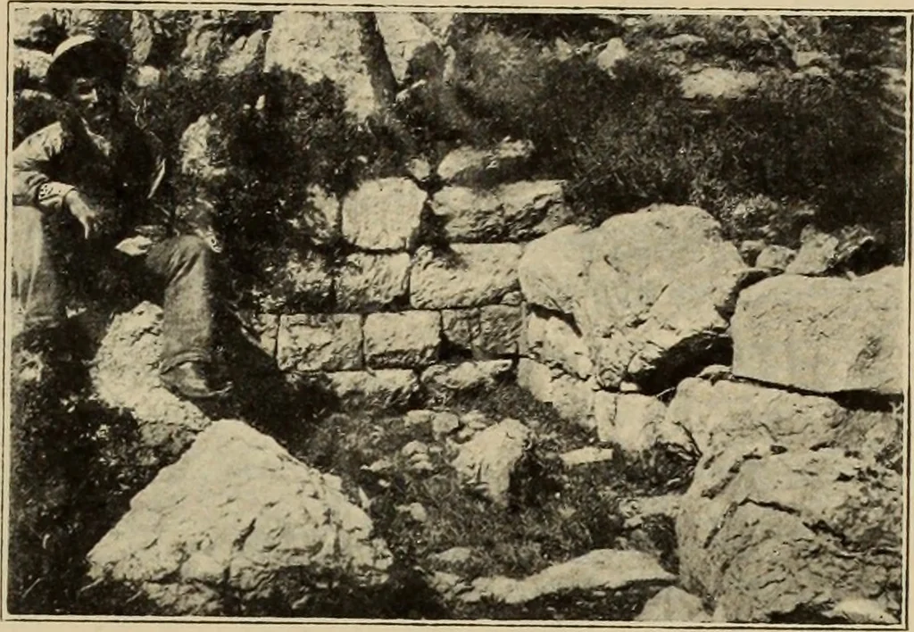 An illustration from Archaiologik ephmeris : ekdidomen hypo ts en Athnais Archaiologiks Hetairias, 1862, leaf 26