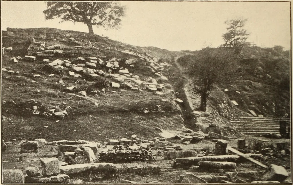 An illustration from Archaiologik ephmeris : ekdidomen hypo ts en Athnais Archaiologiks Hetairias, 1862, leaf 179