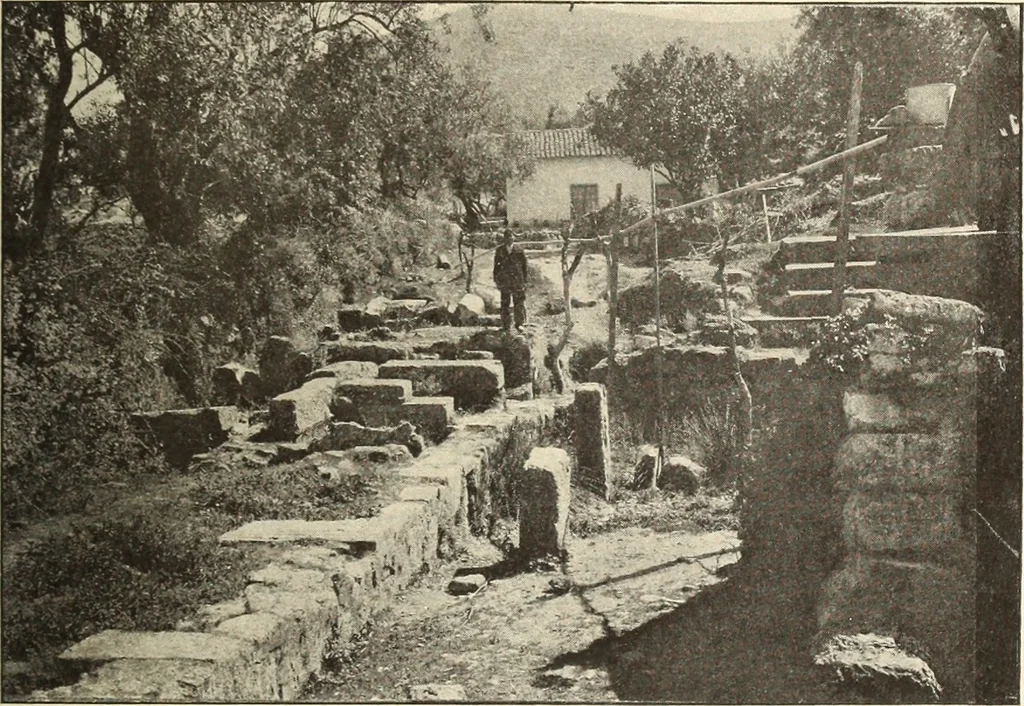 An illustration from Archaiologik ephmeris : ekdidomen hypo ts en Athnais Archaiologiks Hetairias, 1862, leaf 230