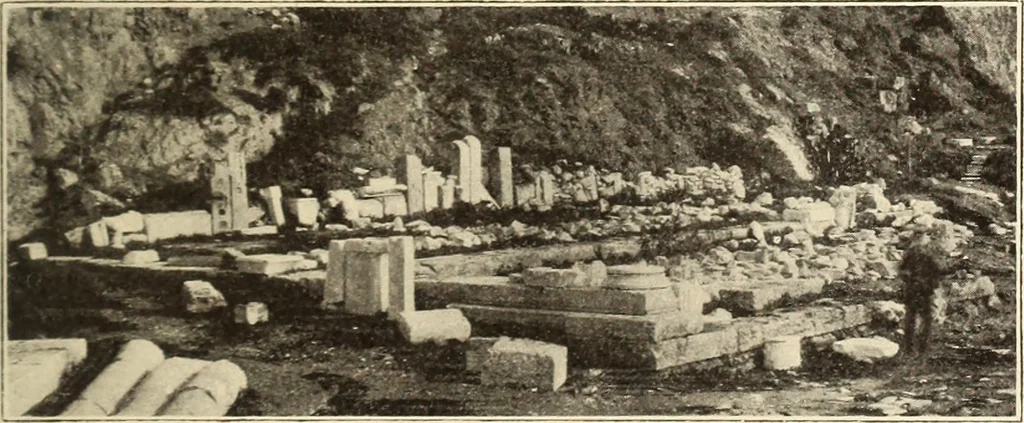 An illustration from Archaiologik ephmeris : ekdidomen hypo ts en Athnais Archaiologiks Hetairias, 1862, leaf 440