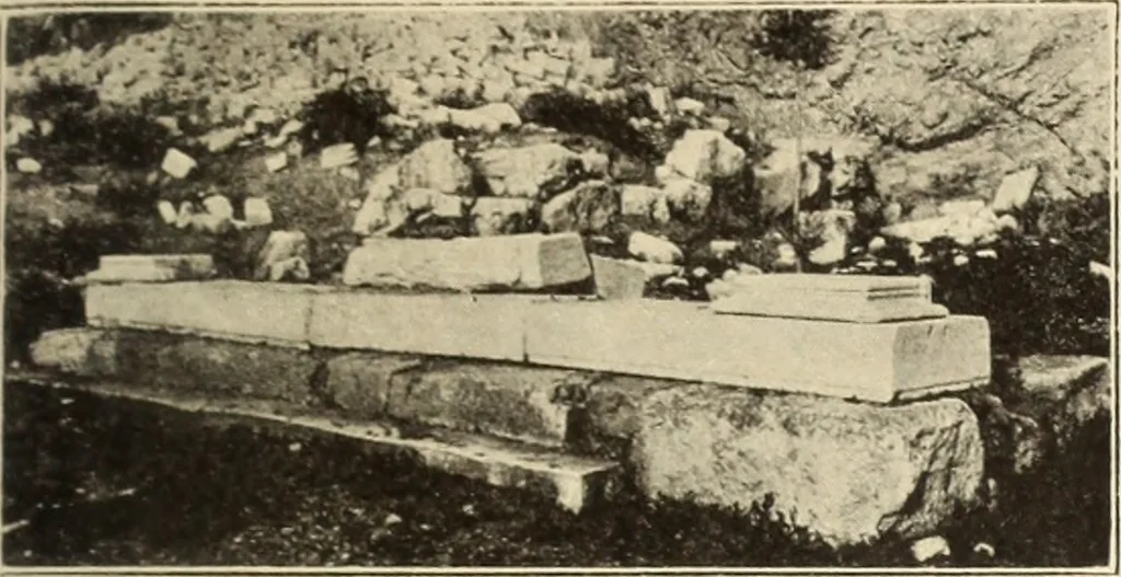 An illustration from Archaiologik ephmeris : ekdidomen hypo ts en Athnais Archaiologiks Hetairias, 1862, leaf 442