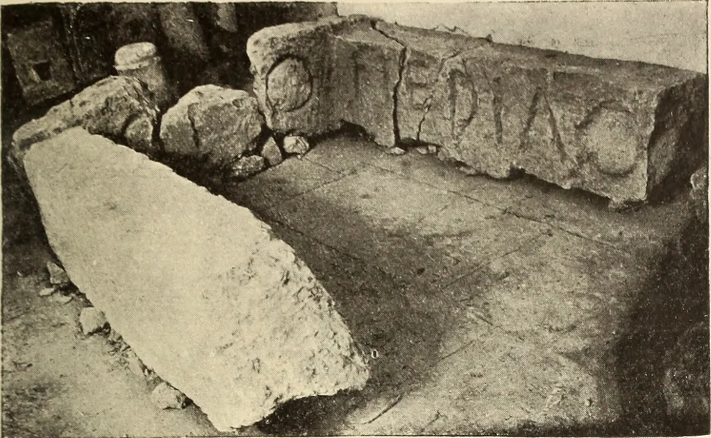 An illustration from Archaiologik ephmeris : ekdidomen hypo ts en Athnais Archaiologiks Hetairias, 1862, leaf 462