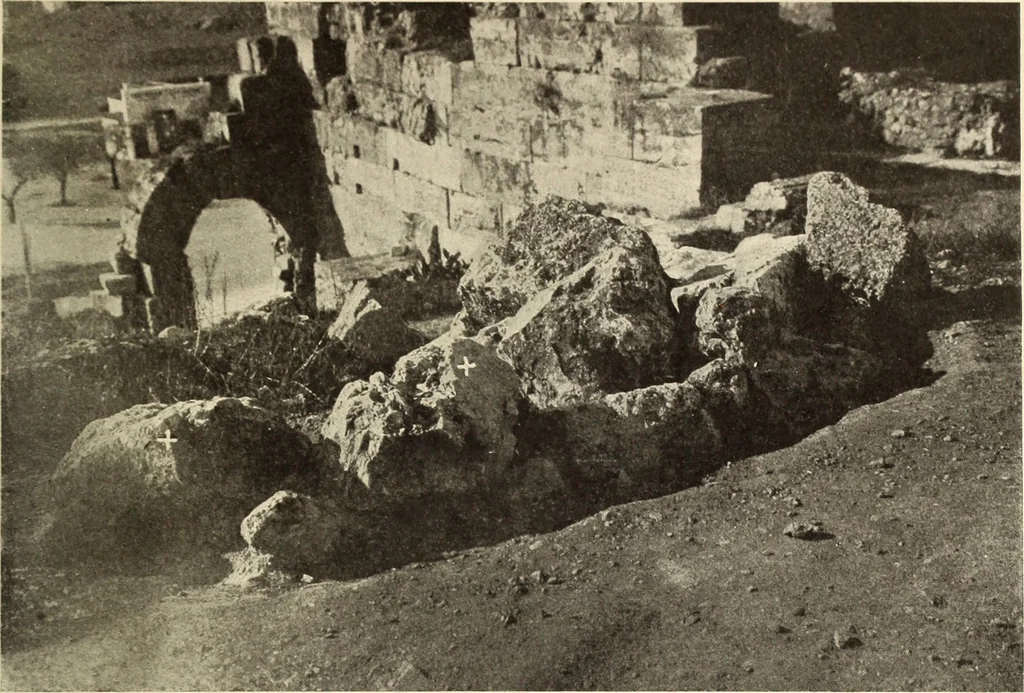 An illustration from Archaiologik ephmeris : ekdidomen hypo ts en Athnais Archaiologiks Hetairias, 1862, leaf 66