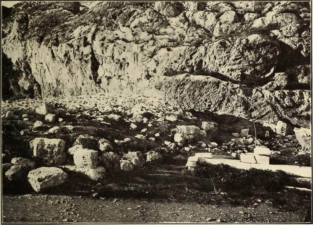 An illustration from Archaiologik ephmeris : ekdidomen hypo ts en Athnais Archaiologiks Hetairias, 1862, leaf 70