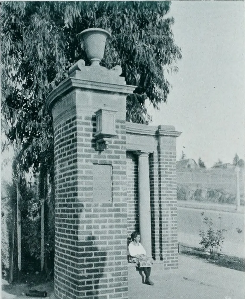 An illustration from The architect, 1915, leaf 199