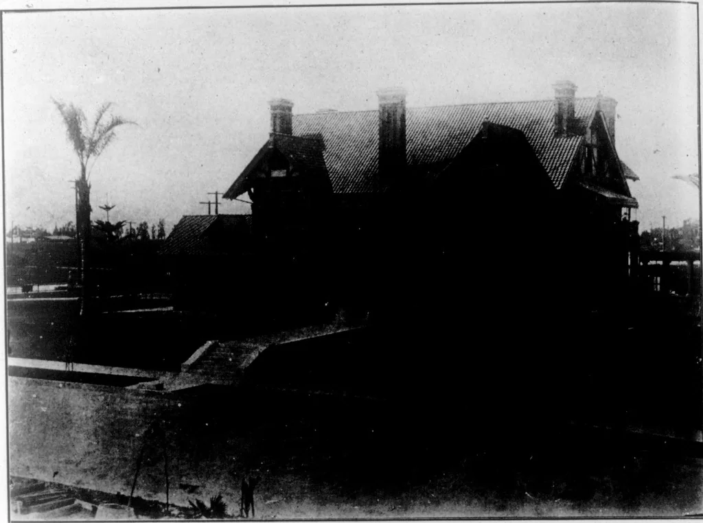An illustration from The Architect, 1905, leaf 147
