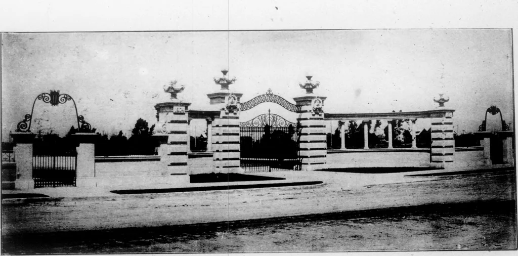 An illustration from The Architect, 1905, leaf 162