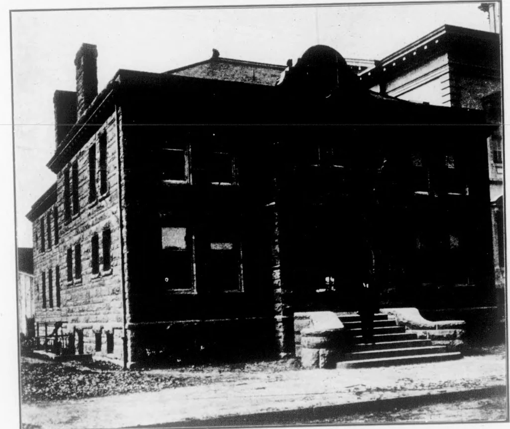 An illustration from The Architect, 1905, leaf 329