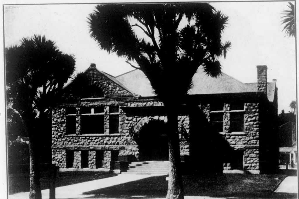 An illustration from The Architect, 1905, leaf 332