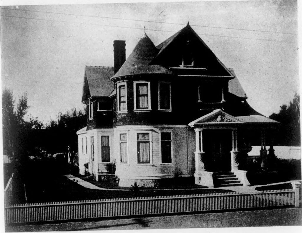 An illustration from The Architect, 1905, leaf 344
