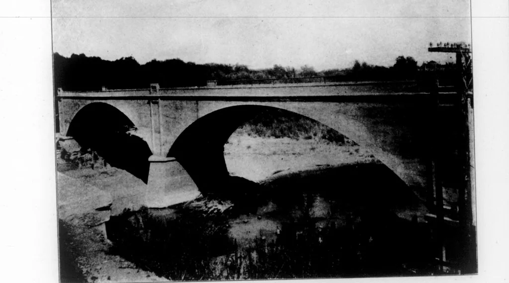 An illustration from The Architect, 1905, leaf 350