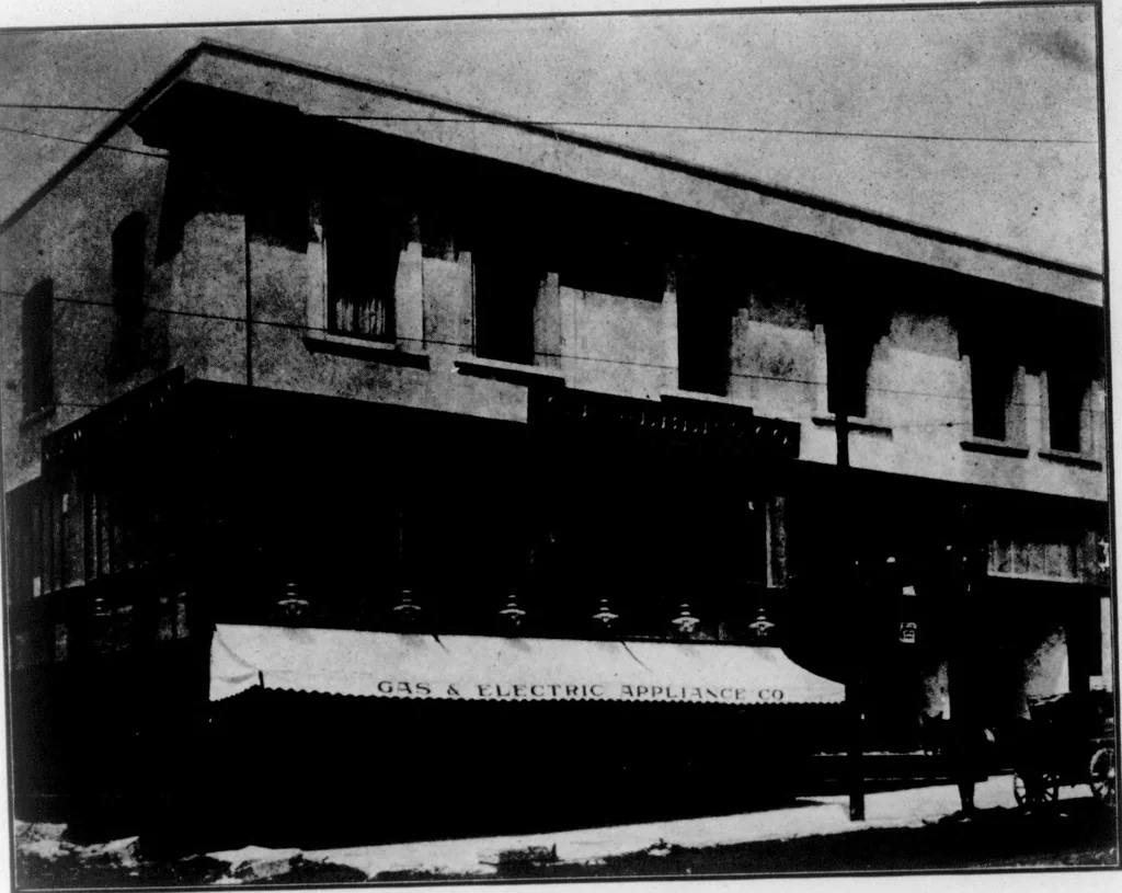An illustration from The Architect, 1905, leaf 364