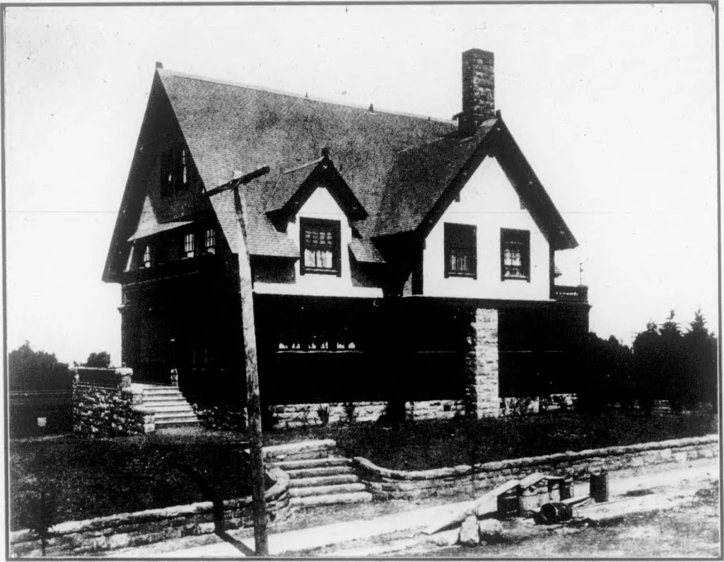 An illustration from The Architect, 1905, leaf 389