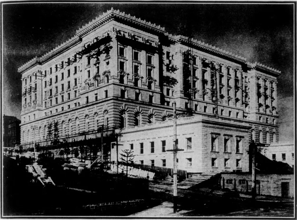 An illustration from The Architect, 1905, leaf 572