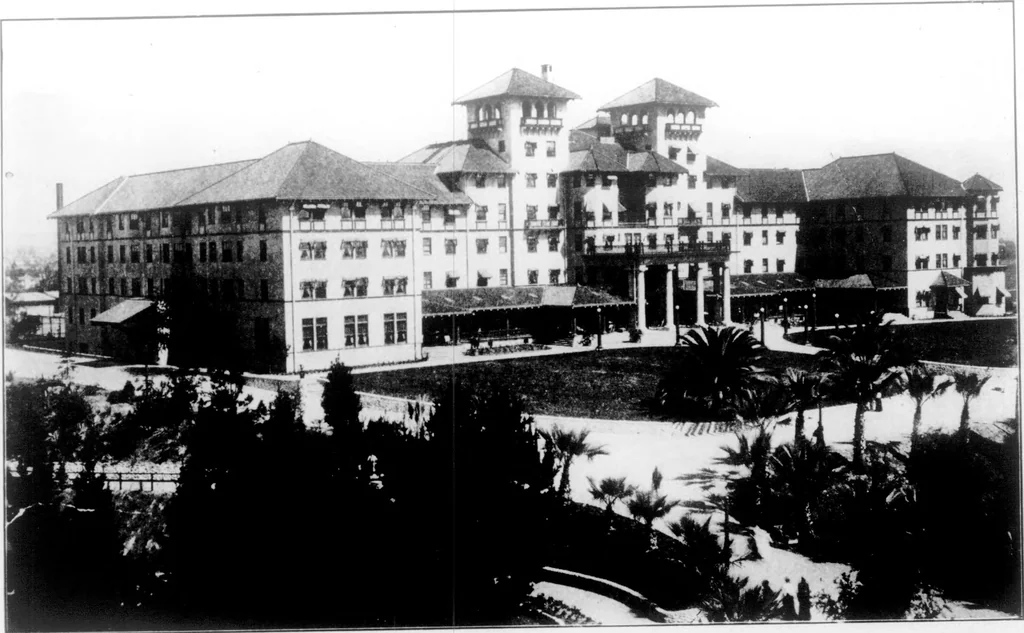 An illustration from The Architect, 1905, leaf 610