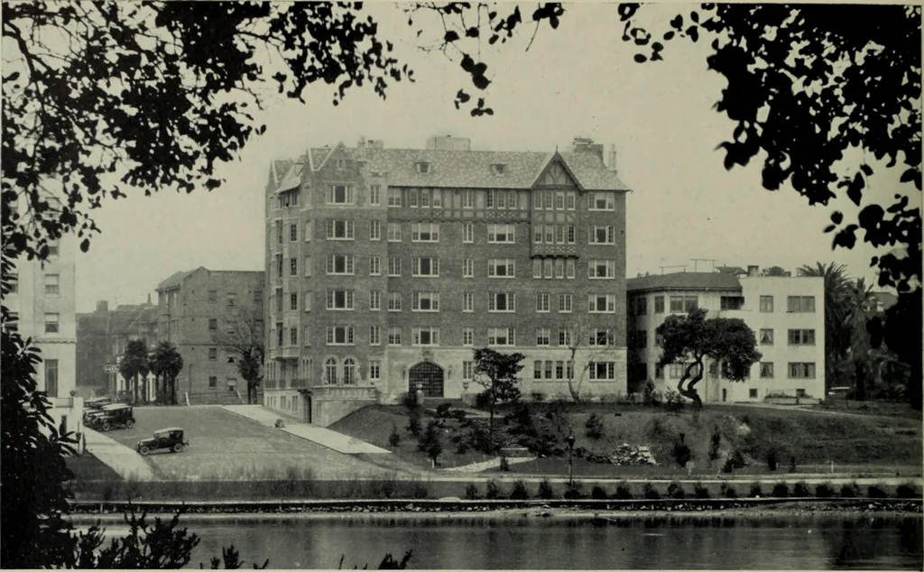 An illustration from Architect and engineer, 1905, leaf 237