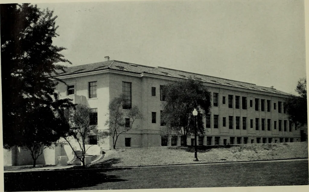 An illustration from Architect and engineer, 1905, leaf 29