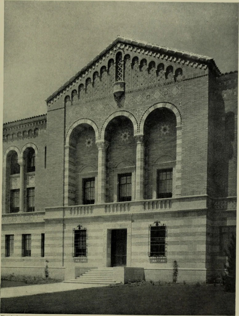 An illustration from Architect and engineer, 1905, leaf 52