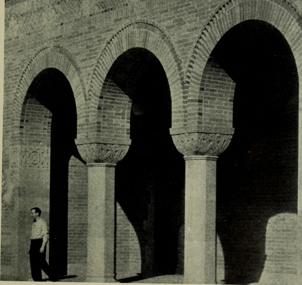 An illustration from Architect and engineer, 1905, leaf 62