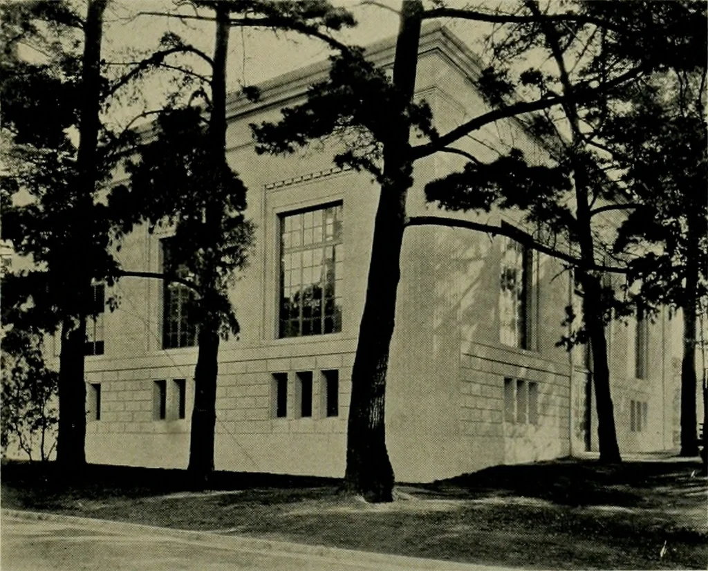 An illustration from Architect and engineer, 1905, leaf 260