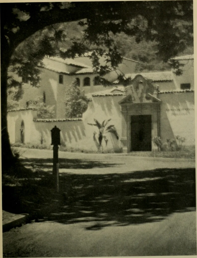 An illustration from Architect and engineer, 1905, leaf 322