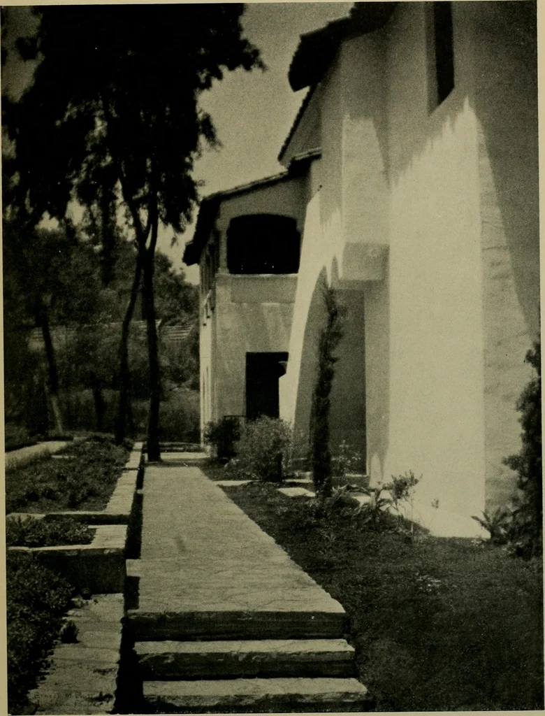 An illustration from Architect and engineer, 1905, leaf 324