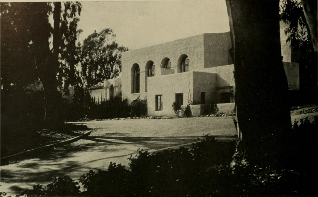 An illustration from Architect and engineer, 1905, leaf 423