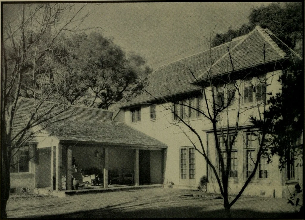 An illustration from Architect and engineer, 1905, leaf 127