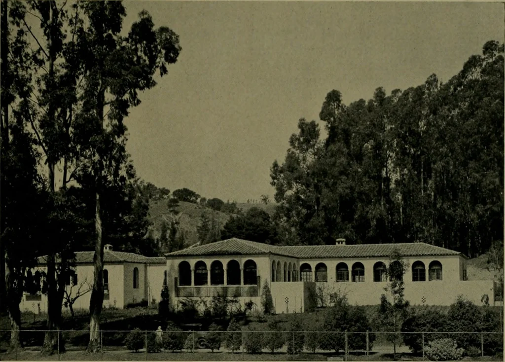 An illustration from Architect and engineer, 1905, leaf 202