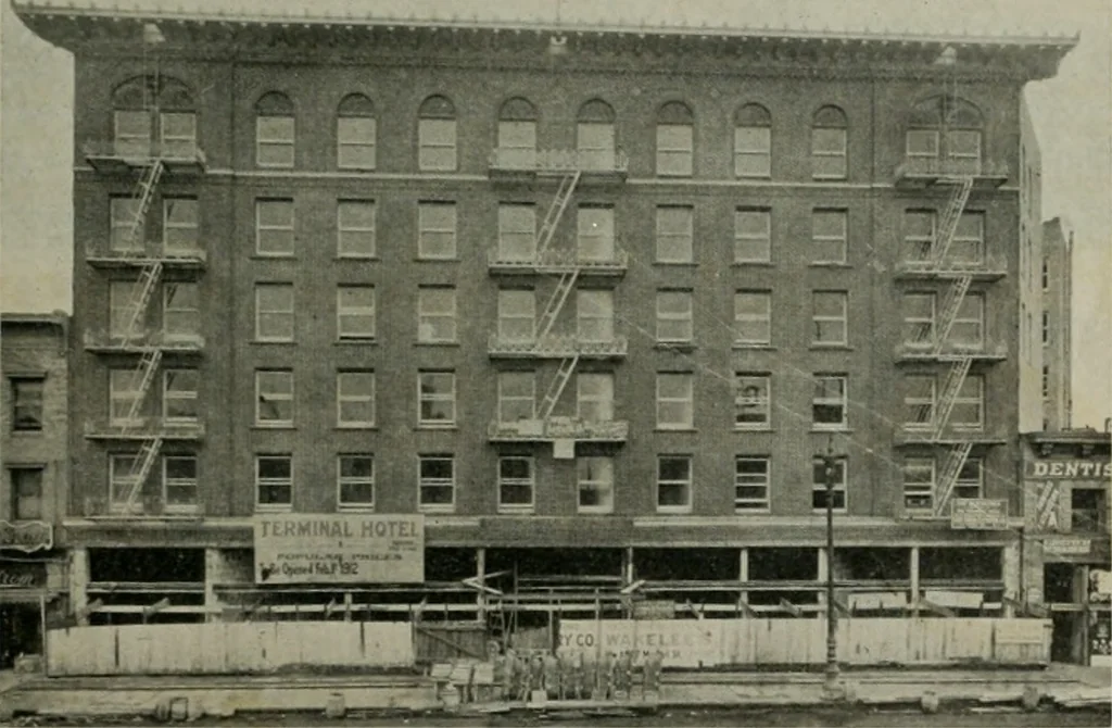 An illustration from The Architect & engineer of California and the Pacific Coast, 1905, leaf 324