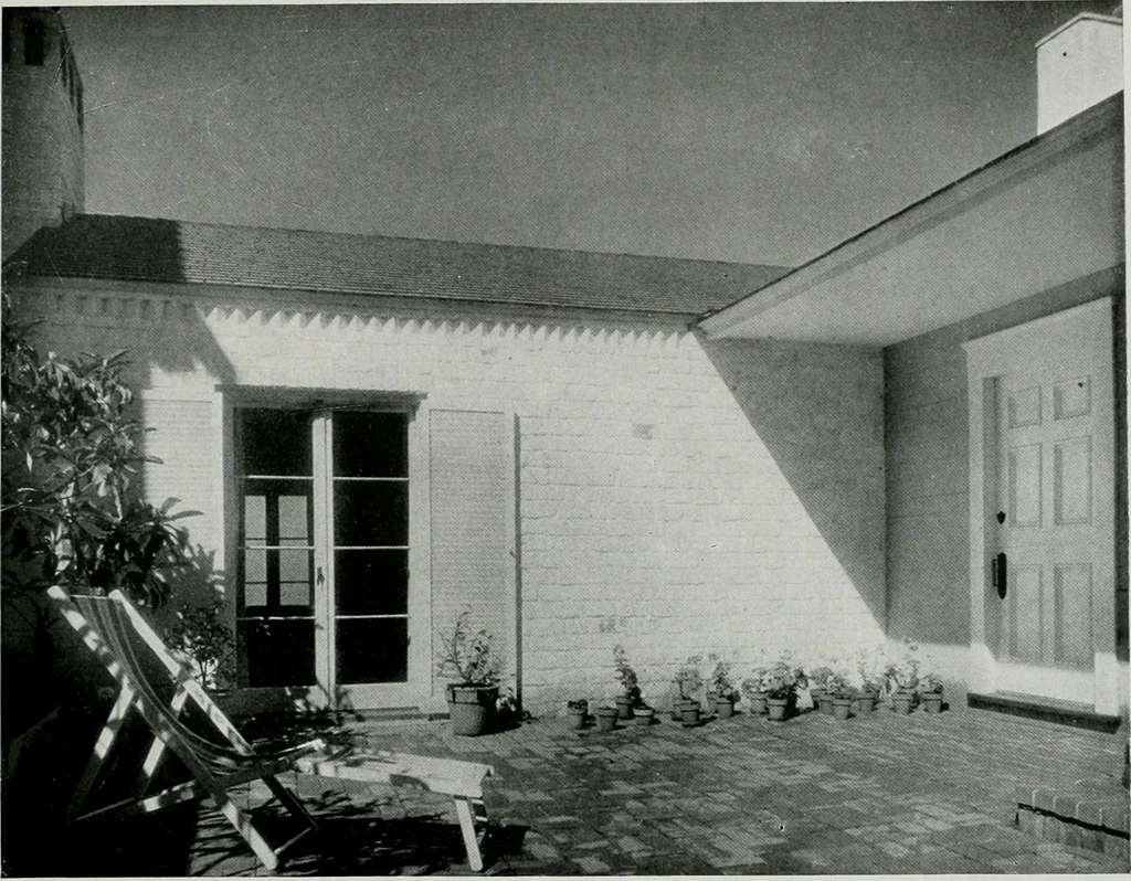 An illustration from Architect and engineer, 1905, leaf 90