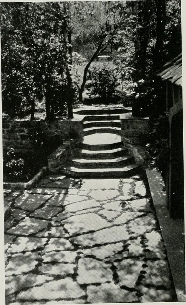An illustration from Architect and engineer, 1905, leaf 269