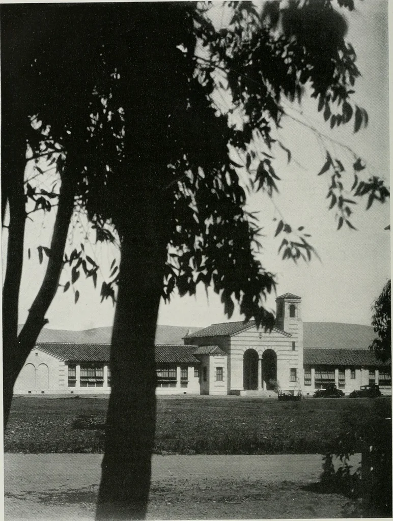 An illustration from Architect and engineer, 1905, leaf 405