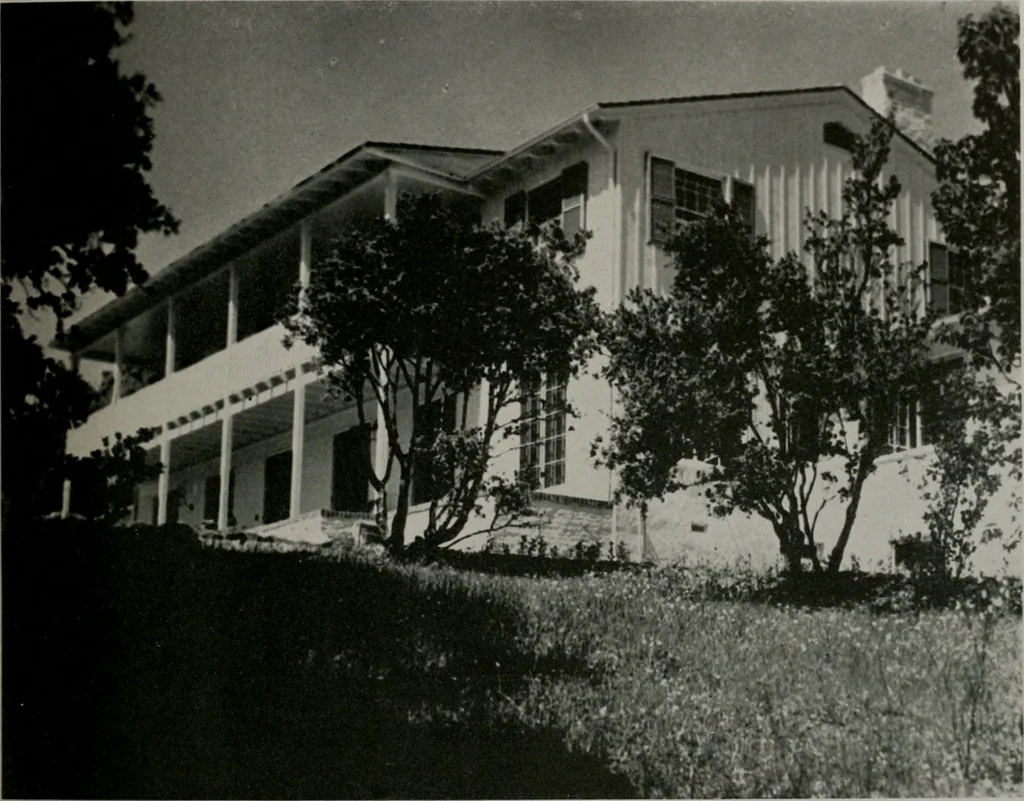 An illustration from Architect and engineer, 1905, leaf 100