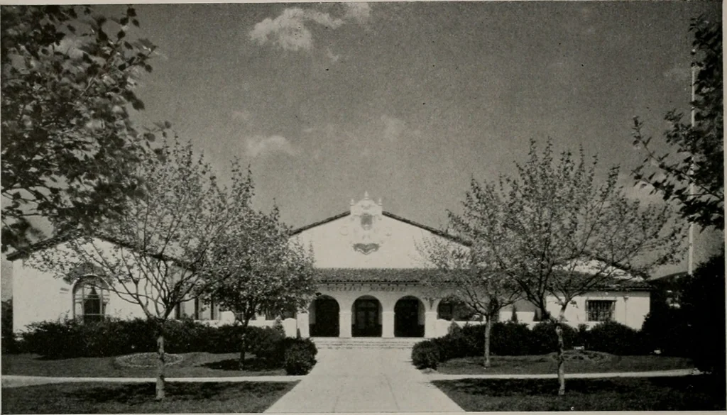 An illustration from Architect and engineer, 1905, leaf 321