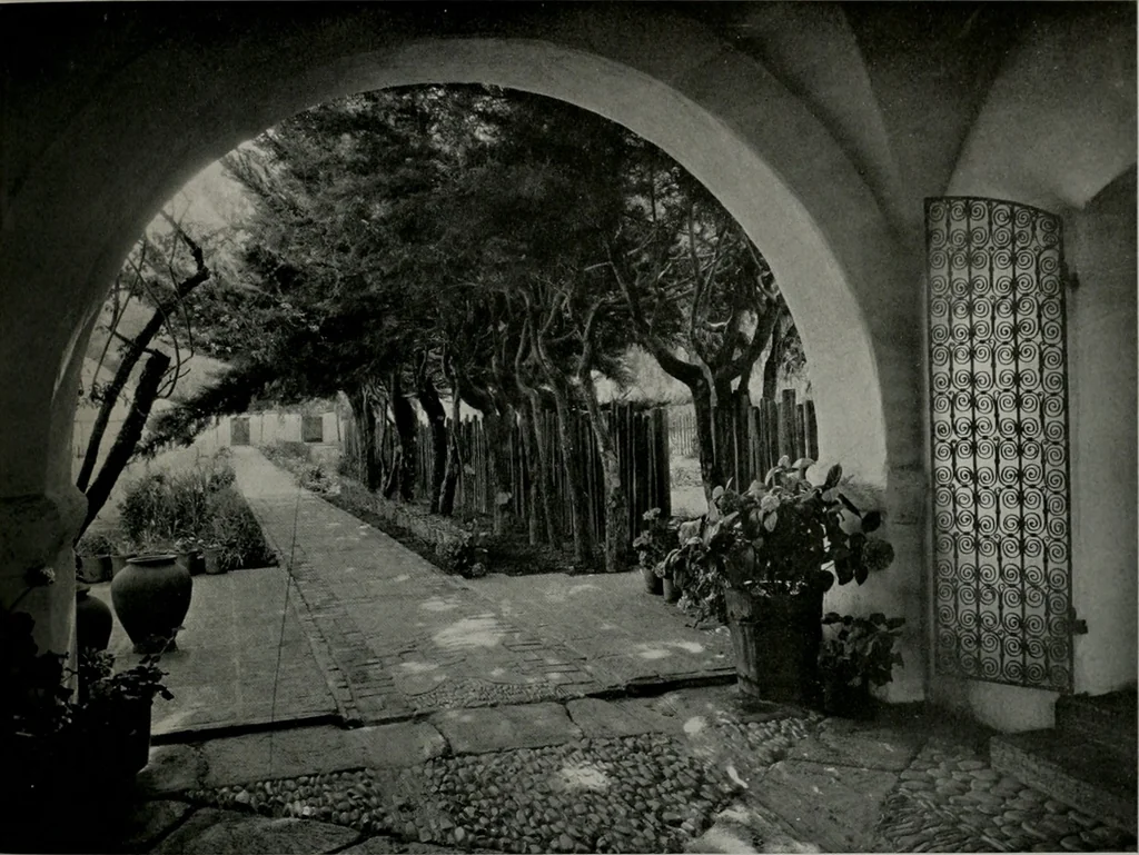 An illustration from Architect and engineer, 1905, leaf 98