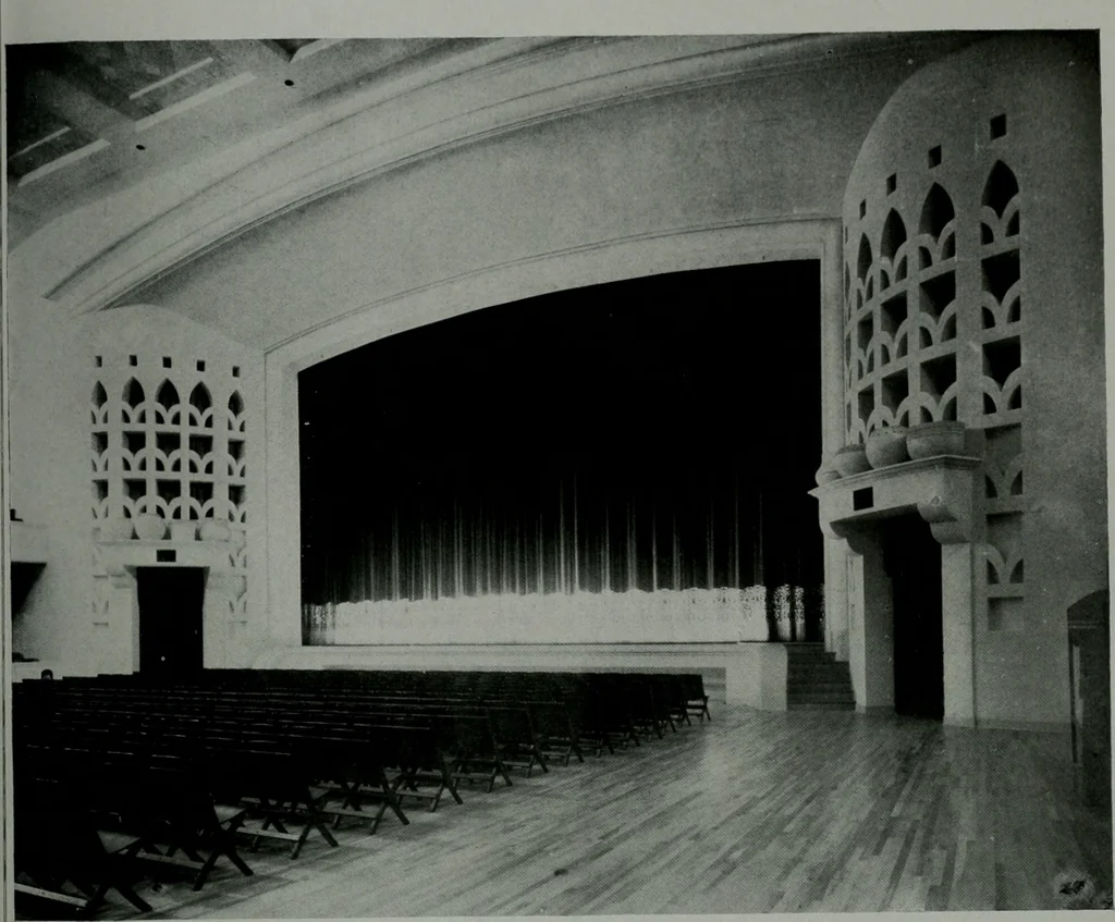 An illustration from Architect and engineer, 1905, leaf 106