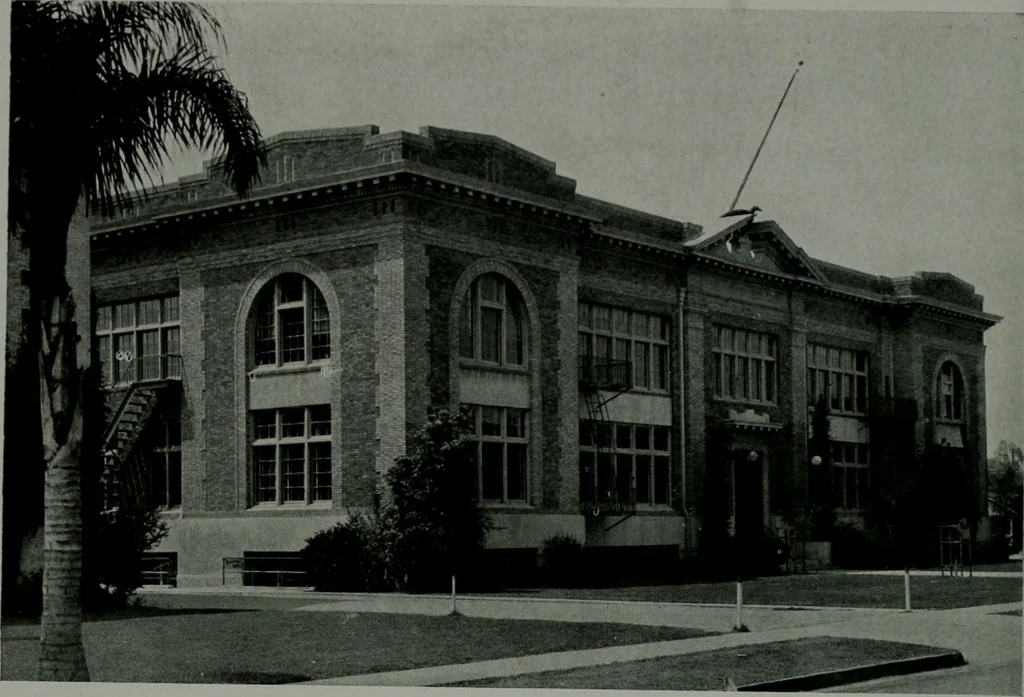 An illustration from Architect and engineer, 1905, leaf 109