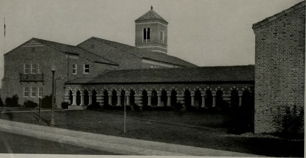 An illustration from Architect and engineer, 1905, leaf 253