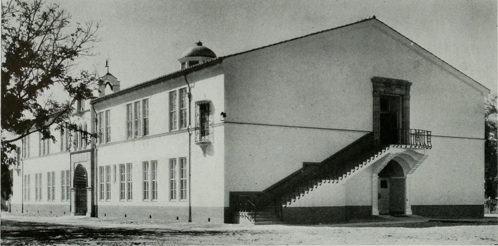An illustration from Architect and engineer, 1905, leaf 249