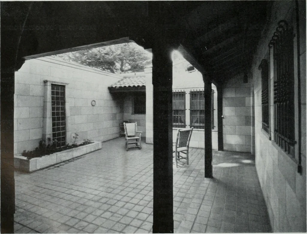 An illustration from Architect and engineer, 1905, leaf 275