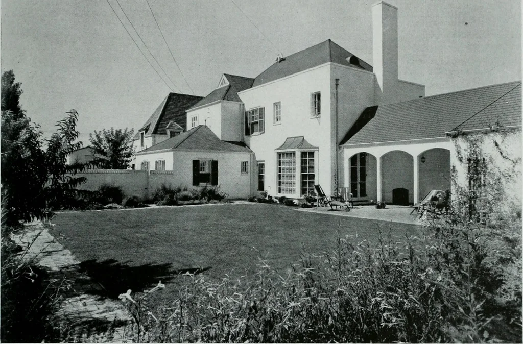 An illustration from Architect and engineer, 1905, leaf 402