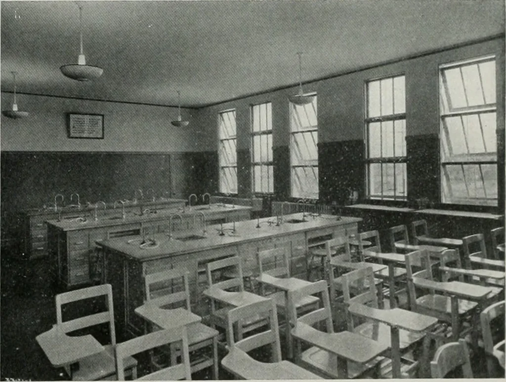 An illustration from Architect and engineer, 1905, leaf 322