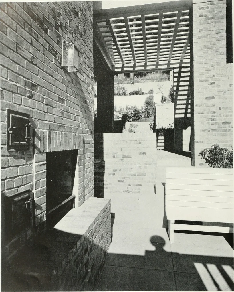 An illustration from Architect and engineer, 1905, leaf 33