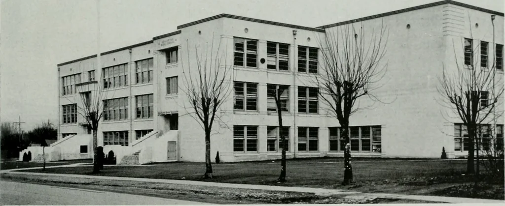 An illustration from Architect and engineer, 1905, leaf 422