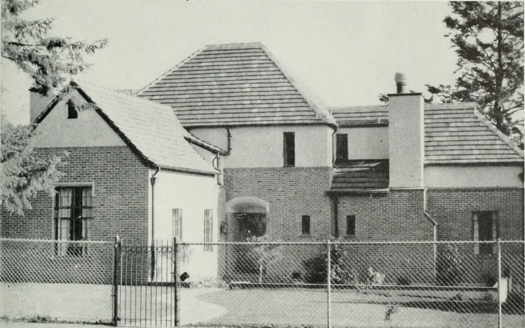 An illustration from Architect and engineer, 1905, leaf 270