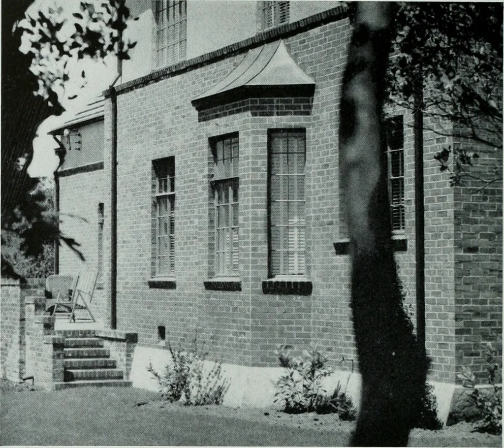An illustration from Architect and engineer, 1905, leaf 271