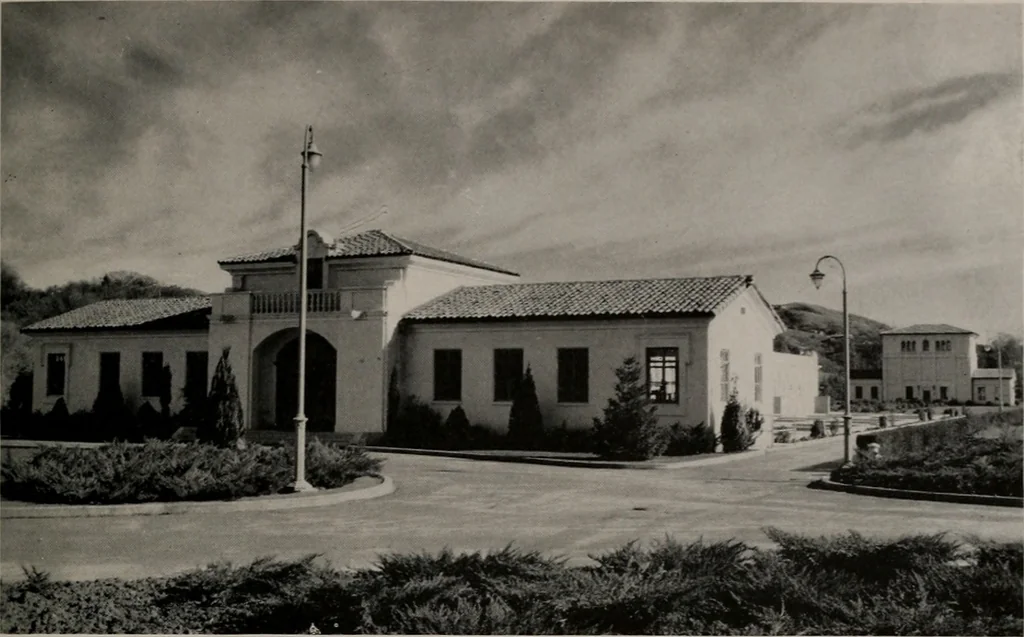 An illustration from Architect and engineer, 1905, leaf 118
