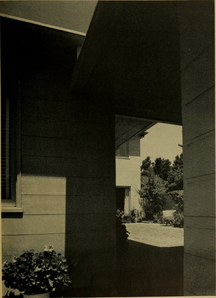 An illustration from Architect and engineer, 1905, leaf 254