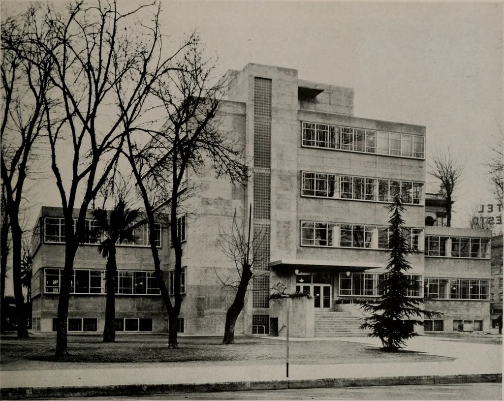 An illustration from Architect and engineer, 1905, leaf 52